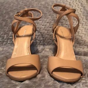 Gianni Bini Nude heels